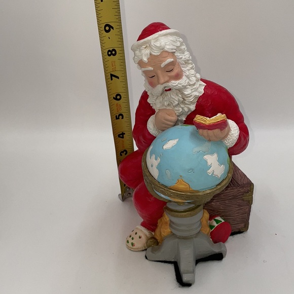 Christmas Corner -Santa Clause“Checking His List”Figurine - Picture 8 of 9